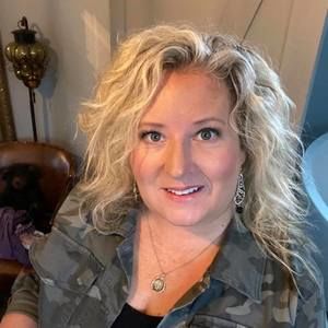 Meet your Posher, Leanne